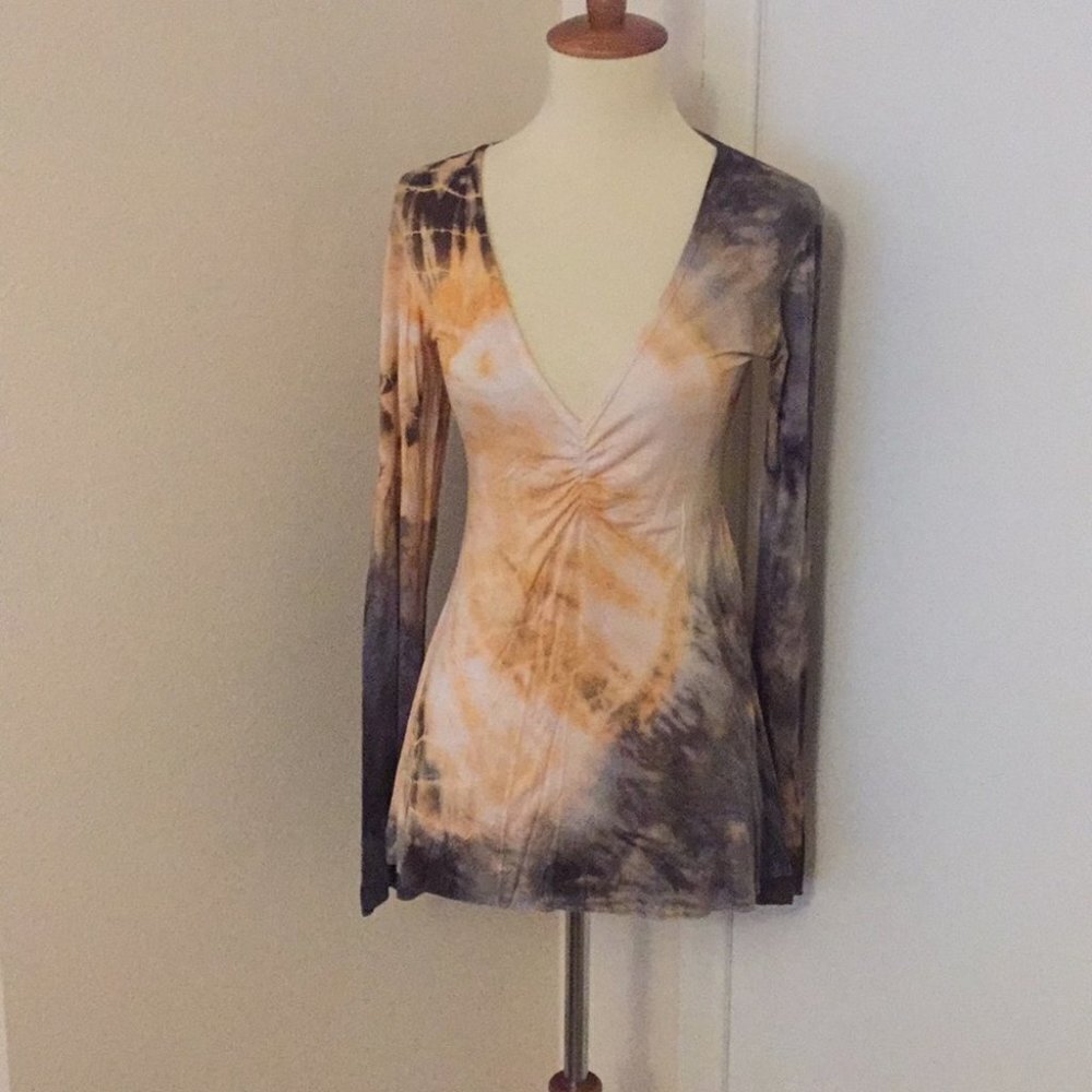 S NWOT LOVE TANJANE Long Sleeve Top EE24 2548